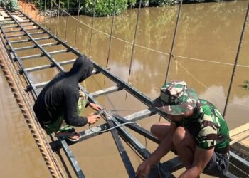 Pengelasan Plat dan Pemasangan Pengait Cincin Jembatan Garuda Terus Dikerjakan