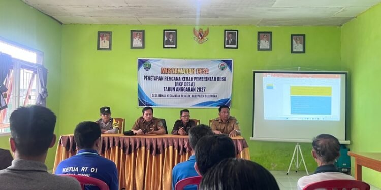 Kawal Pembangunan Desa, Bhabinkamtibmas Polsek Sekatak Hadiri Musdes RKPDES Bunau