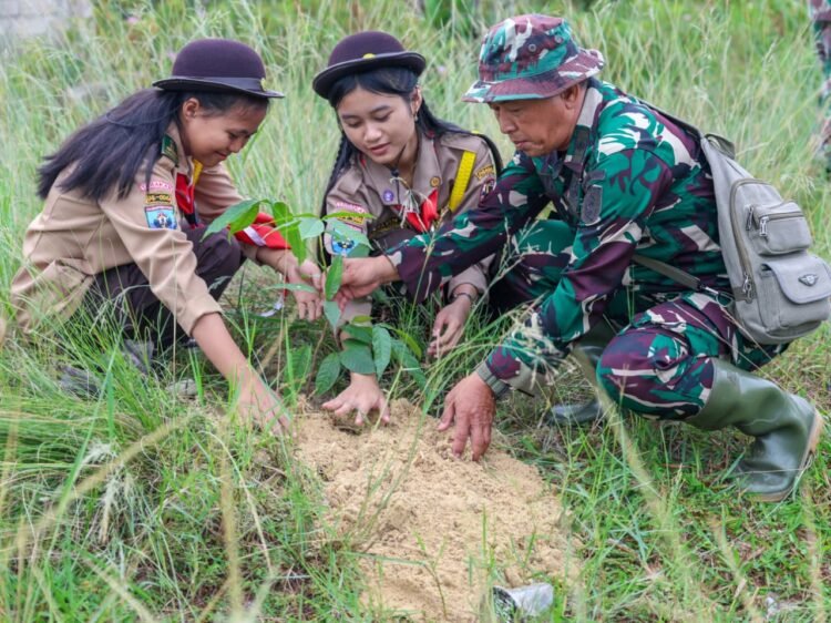 Kodim Tarakan Hijaukan Juata Permai, Warga dan Pelajar Ikut Menanam