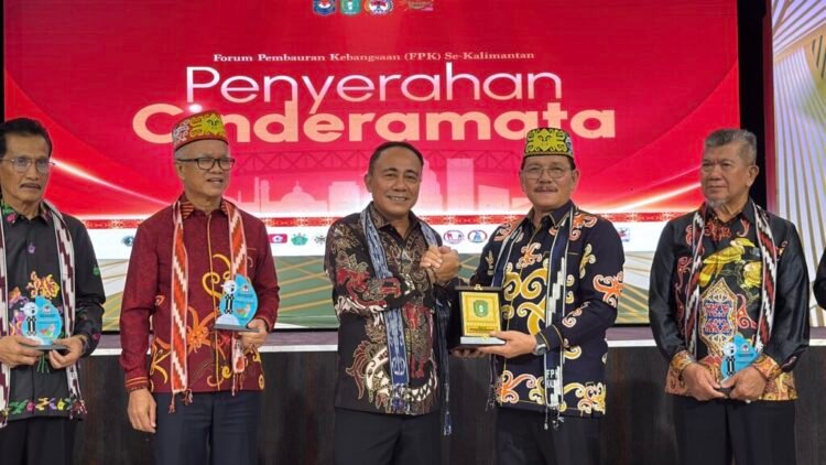 Wamen Ossy Tinjau Langsung Kebakaran Kantah Karawang, Prioritaskan Keselamatan dan Pemulihan Layanan