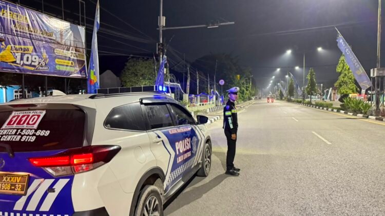 Jaga Kondusivitas Malam Hari, Sat Lantas Polresta Bulungan Gelar Patroli Blue Light di Tanjung Selor
