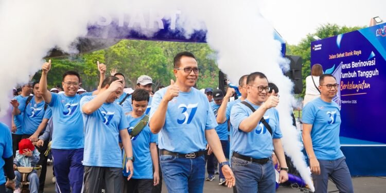 Rayakan HUT Ke-37, Bank Raya Hadirkan Pengalaman Raya Active melalui Jalan Sehat 