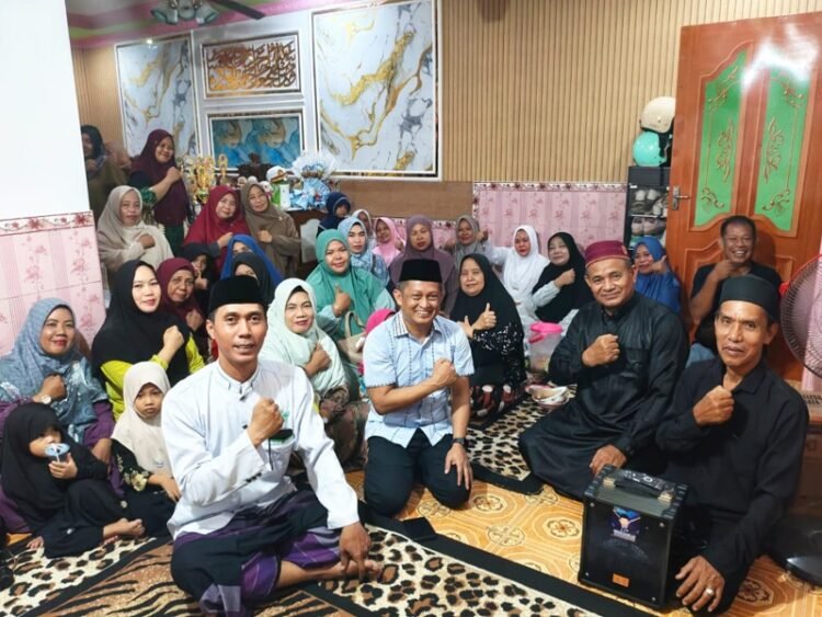 Dukung Syiar Islam, Herman Hamid Bantu Ibu-ibu Majelis Taklim An-Nuur Selumit Pantai