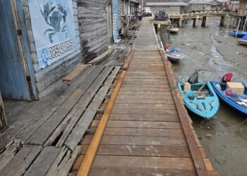 Bantu Akses Nelayan, Muhammad Safri Tuntaskan Perbaikan Jembatan Pesisir  Karang Anyar Pantai 