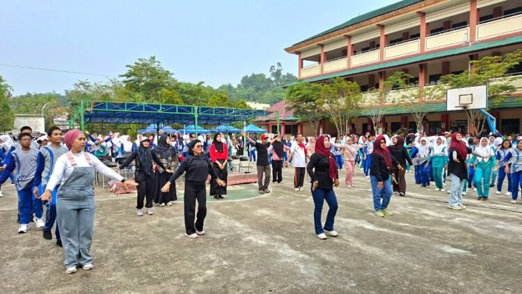 Senam Sehat Semarak HUT ke-44 SMPN 3 Tarakan, Wujudkan Generasi Sehat, Kreatif, Berprestasi, dan Berkarakter