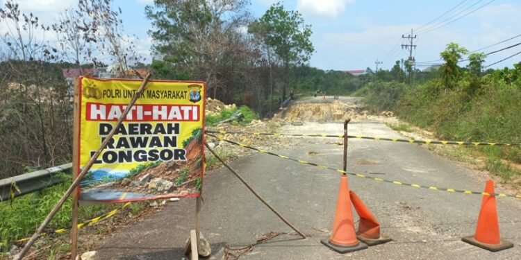 Tiga Bulan Akses Jalan Pantai Amal Lama Tutup, Terdampak Pada Ekonomi Warga