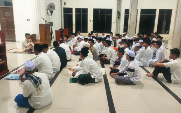 Kapolsek Tanjung Palas Hadiri Safari Subuh Kapolda Kaltara di Ponpes Hidayatullah