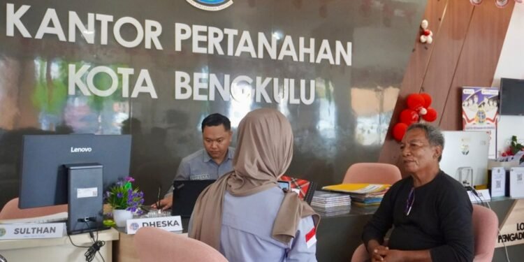 Pengukuran Terjadwal, Warga Kota Bengkulu Rasakan Presisi Waktu Jadwal Ukur Tanah