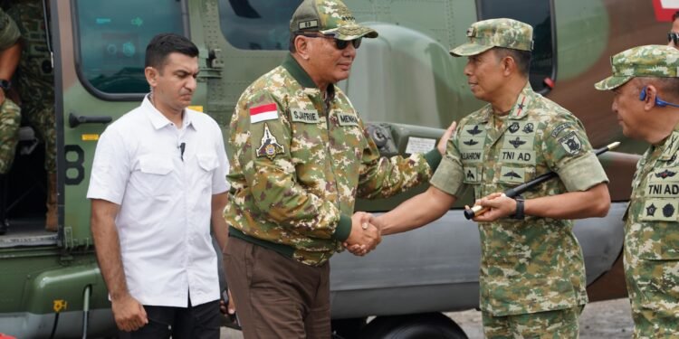 Danrem 092/Maharajalila Sambut Kunker Menhan di Yonif TP 880/Benuanta dan Yonif TP 922/Upun Taka