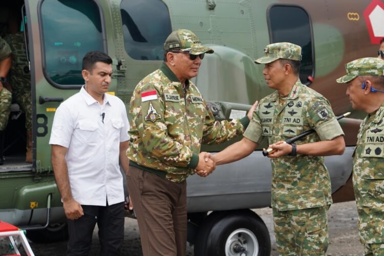 Danrem 092/Maharajalila Sambut Kunker Menhan di Yonif TP 880/Benuanta dan Yonif TP 922/Upun Taka