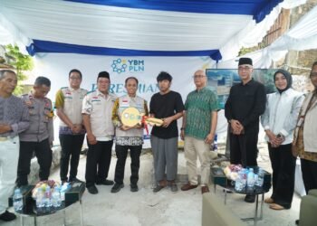 Di Tengah Tantangan Kelistrikan, PLN Tetap Hadir untuk Masyarakat melalui Program Rumah Cahaya