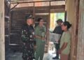 “Ibu Tidak Sendirian”, Janji Tulus Dansatgas TMMD Tarakan Saat Bongkar Rumah Ibu Cristina Bueharin