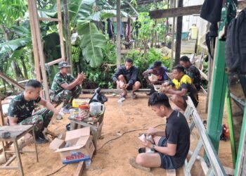 Tak Hanya Bekerja, Satgas TMMD Tarakan Pererat Kebersamaan dengan Warga Lewat Makan Siang Bersama