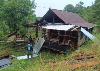 TMMD ke-130 Kodim Tarakan Hadir untuk Samrah, Rumah Kayu Lapuk Kini Mulai Direhab