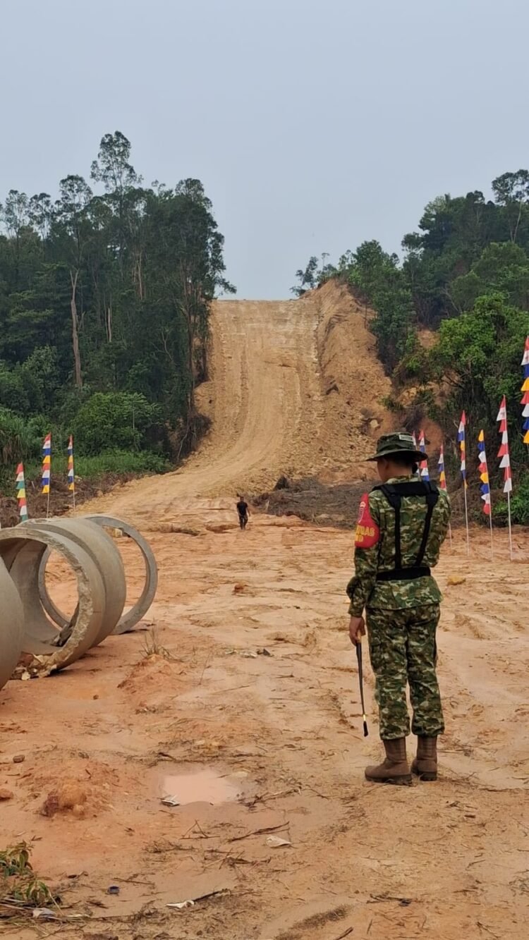 TMMD Ke – 130: Dandim 0907/Tarakan Tegaskan Pengerjaan Jalan Tanjung Batu – Pantai Amal Tembus 2.100 Meter