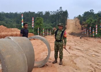 Antisipasi Jalan Becek saat Hujan Deras, Satgas TMMD Ke-130 Tarakan Siapkan Drainase Kiri-Kanan Sepanjang 5 Km